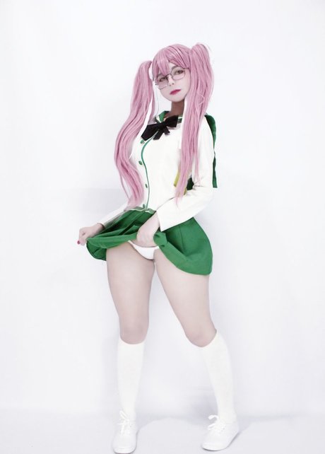 Little mewi star du porno gratuit des photos