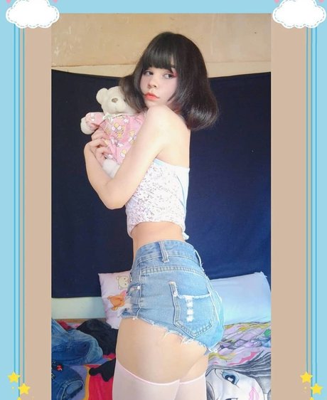 Little mewi actrice parfaite des photos