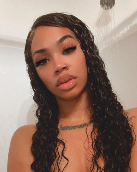 Cynthia Rose_ star du porno de haute qualité image