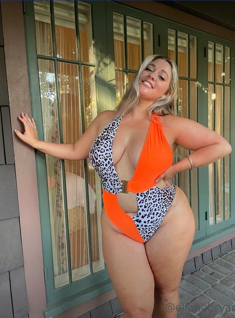 Ellana Bryan actrice de nus des photos