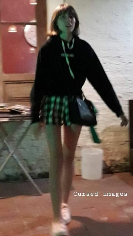 Kiki Glitter Cosplay modèle joli img