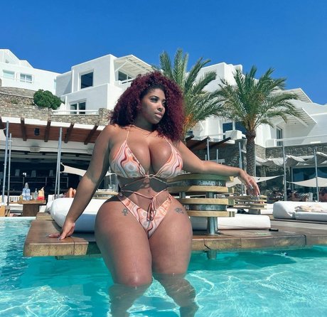 Shadee Monique modèle sexy galeries