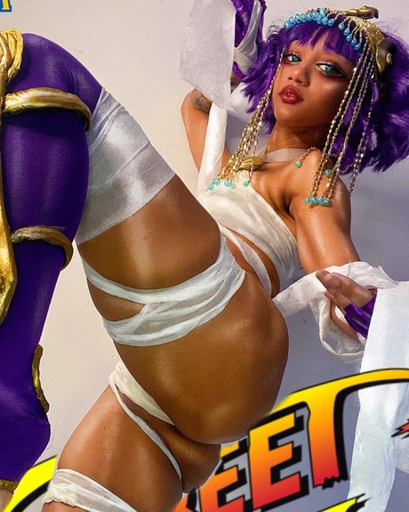 Ladokei Crystal modèle pornographique archive