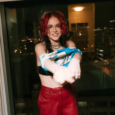 Taylor Upsahl_ beau modèle photos