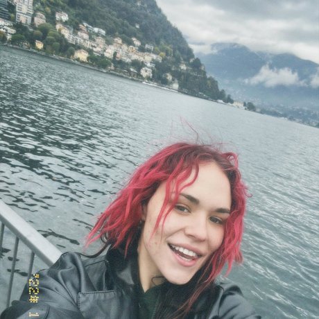 Taylor Upsahl_ étoile de l'art collection