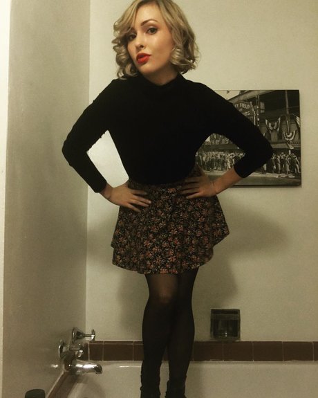 Karina Pennett actrice de grande qualité galeries