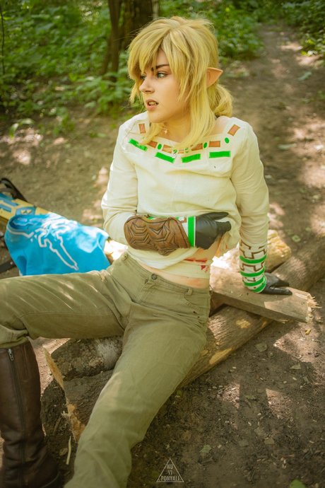 Adamae Dono star du porno chaud images