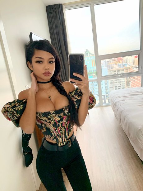 Alyssa Silos star du porno chaude image