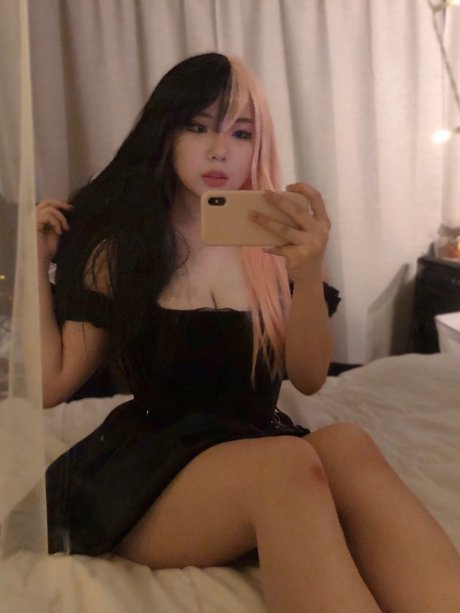 Anikauwu star du porno nue photos