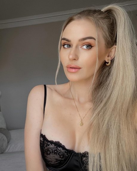 Anna Nystroem modèle porno photos