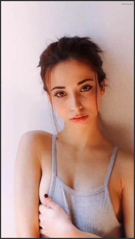 Lucrelisa_ star du porno en haute qualité galeries