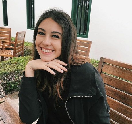 Lanzi actrice de nus photos