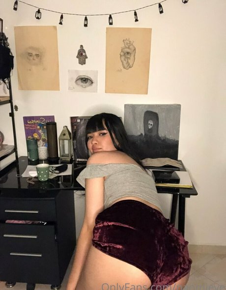 naomieve modèle gratuit collection