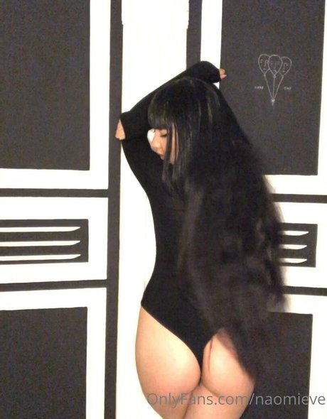 naomieve étoile nue galeries