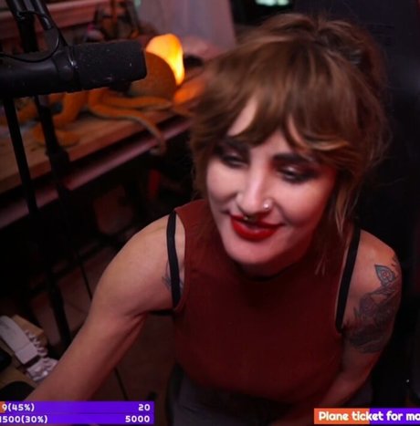 Nagisake art modèle des photos