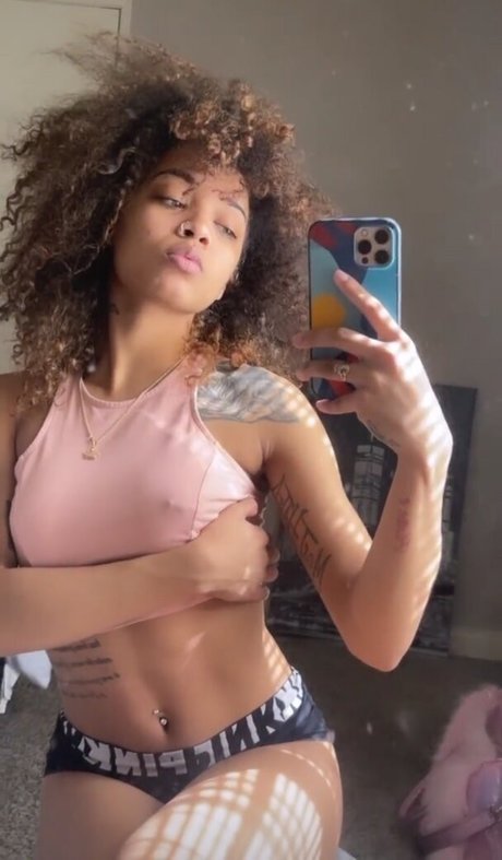 Kelis Gabriela modèle joli image