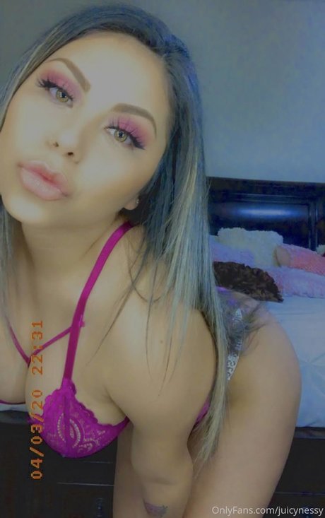 Yanxe ann actrice parfaite des photos