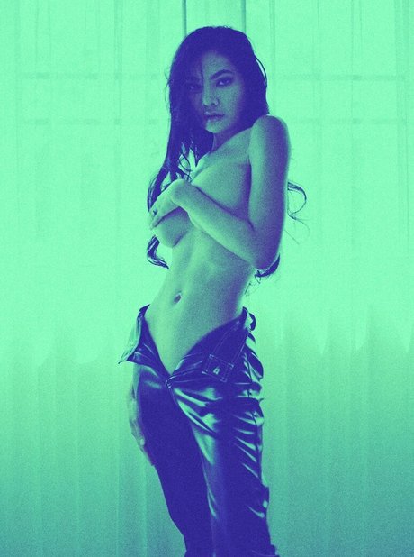 Ploytiger modèle de haute qualité des photos