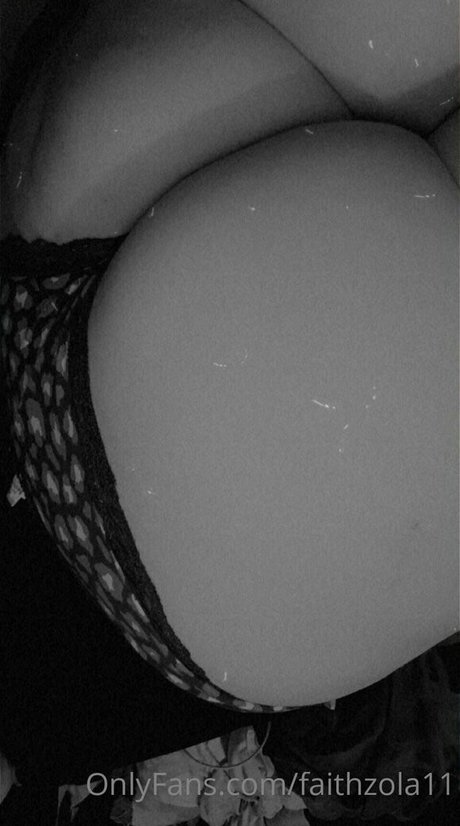 Faithzola11 star du porno en haute qualité images