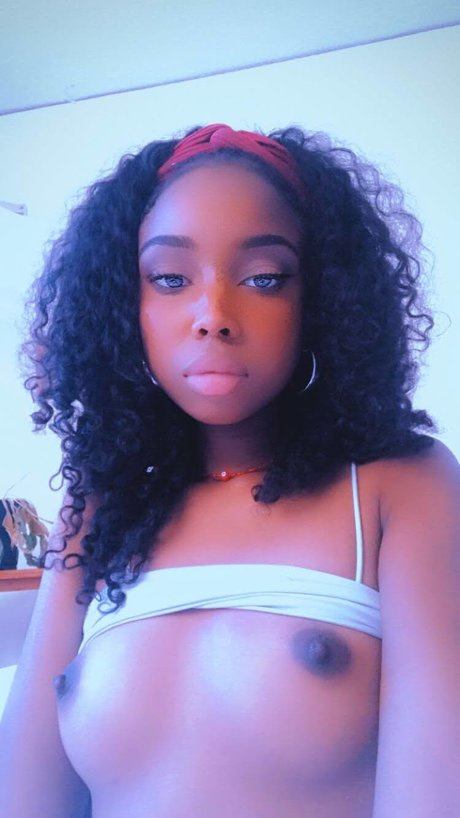 misha belle actrice img