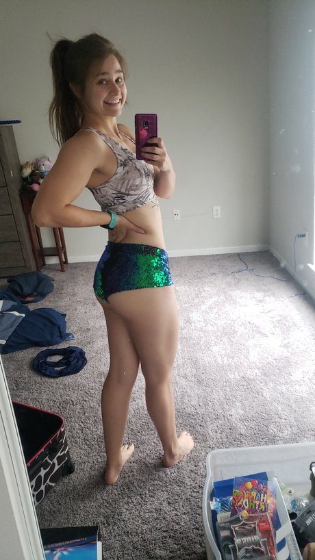 Queen Amber modèle gratuit galerie