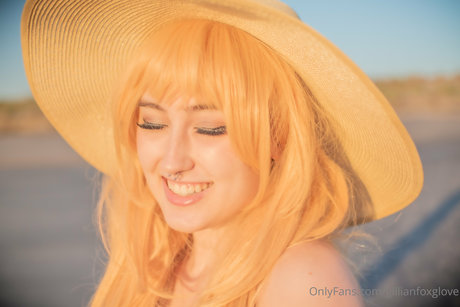 Gillian Foxglove modèle adulte photo