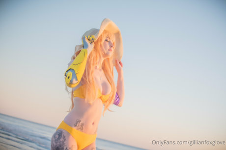 Gillian Foxglove modèle de haute qualité galeries