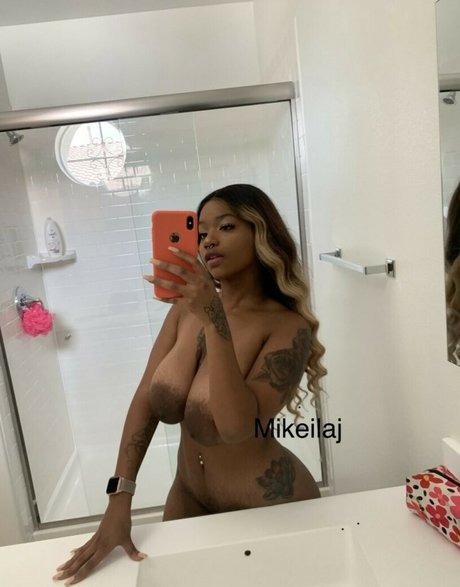 Mikeilaj modèle magnifique archive