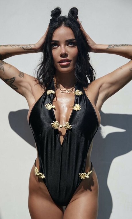 Lily andrews modèle pornographique des photos