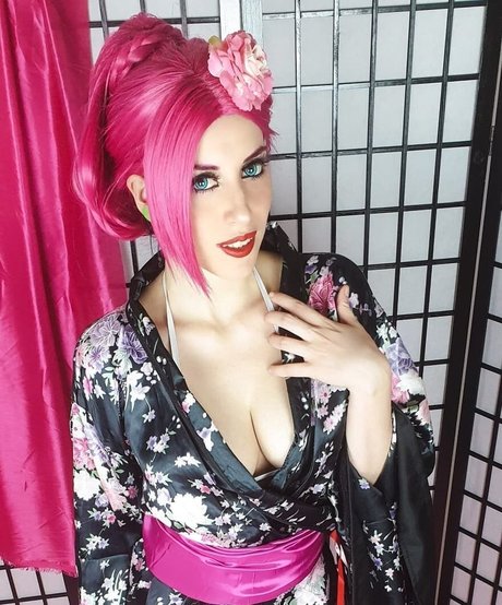 Lauramunay étoile nue photos