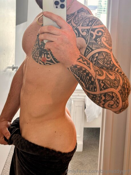 Bigdaddygrif art de star du porno des photos