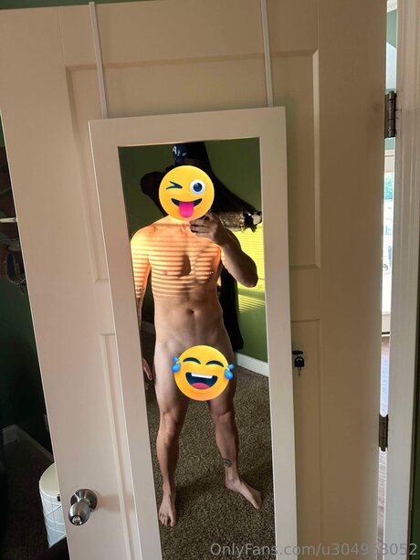 U304968052 modèle adulte photos