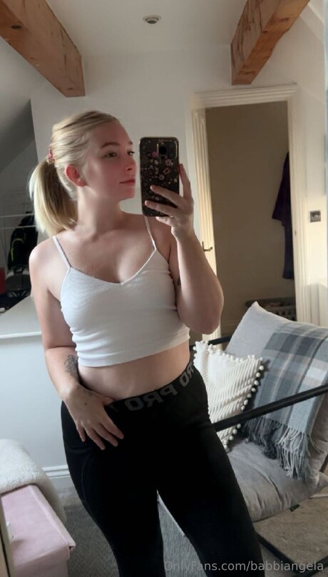 Babbiangela haut modèle galeries