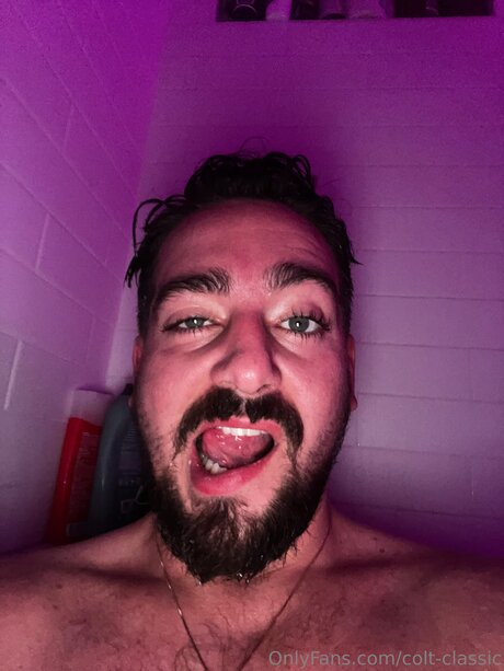 Colt Classic modèle pornographique photo