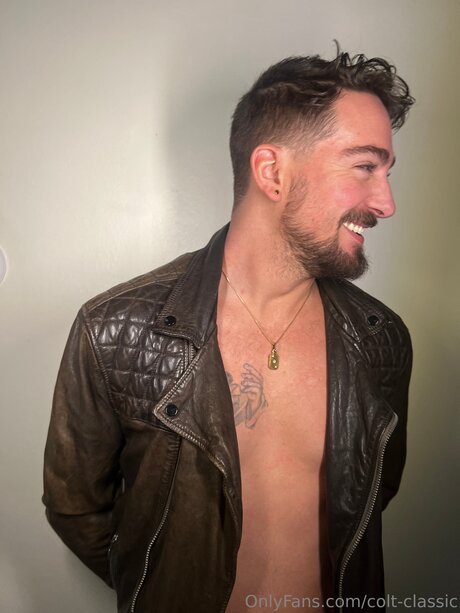 Colt Classic star du porno de haute qualité galeries