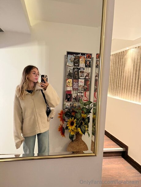 Lolabrain star du porno nue photos