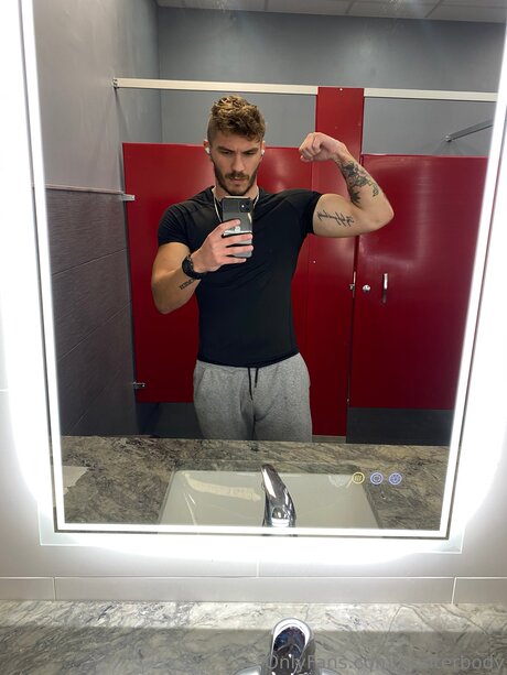 Gunterbody modèles nus image