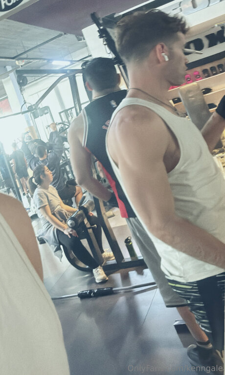 Pologale modèle artistique galeries