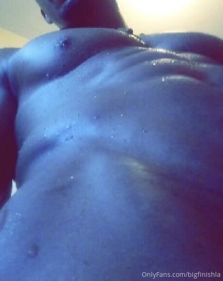 Bigfinishla star du porno xxx des photos