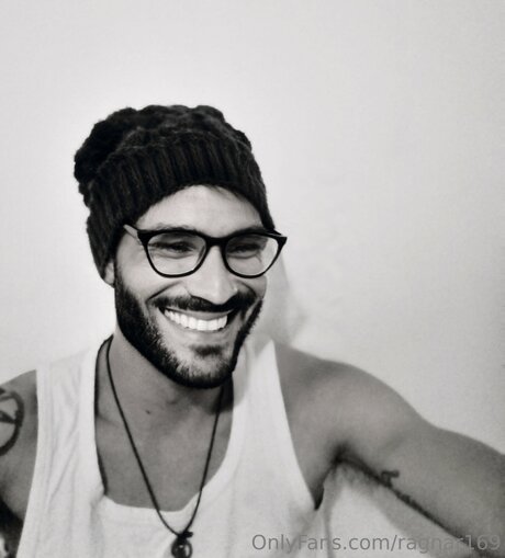 Ragnar169 étoile adulte images