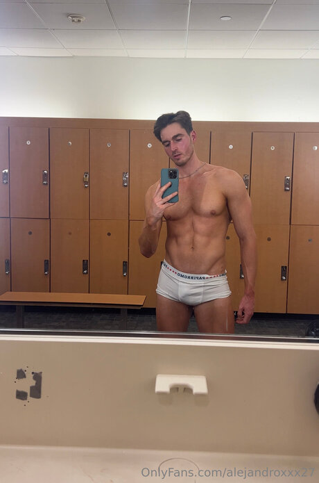 Alejandroxxx27 modèle de sexe photo