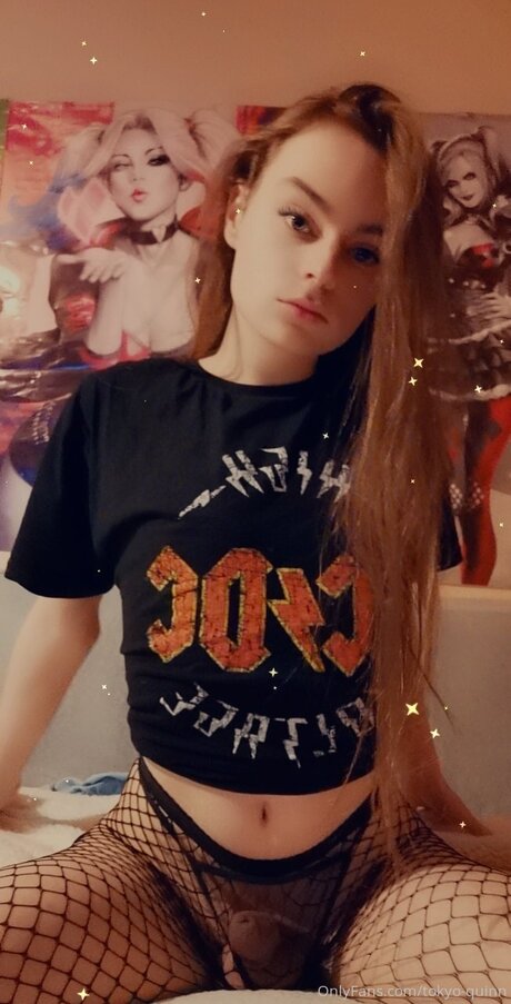 Tokyo Quinn beau modèle galerie