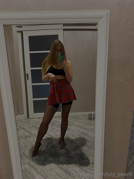 Lyly Peach modèle meilleur archive