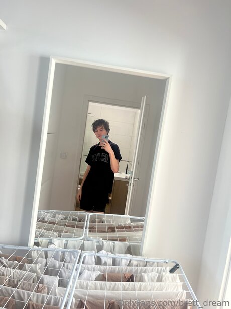 Brett Dream actrice de nus image