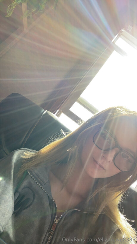 Elizarowe8383 actrice xxx photos