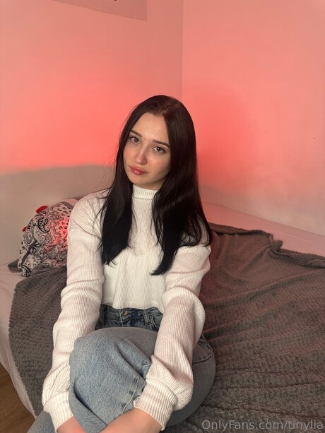 Tinylia modèle porno img