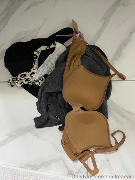 Hailmaryxo actrice libre photos