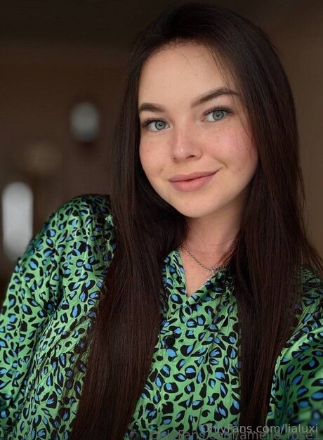 Lialuxi actrice pornographique images