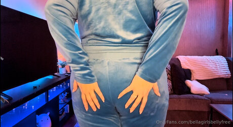 Bellagirlsbellyfree modèle gratuit photo