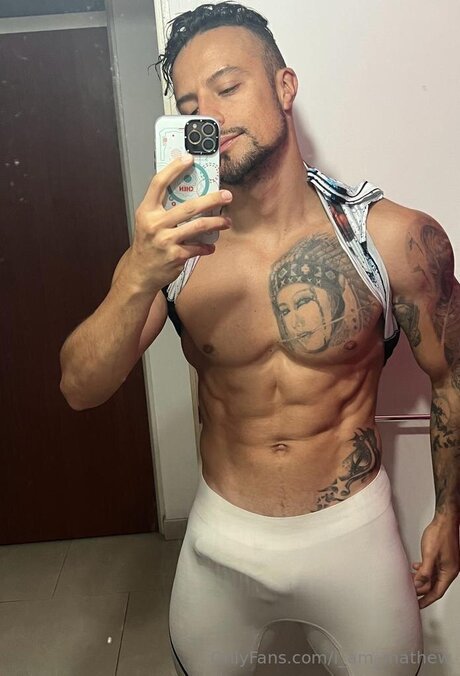 I Am Mathew étoile exclusive collection